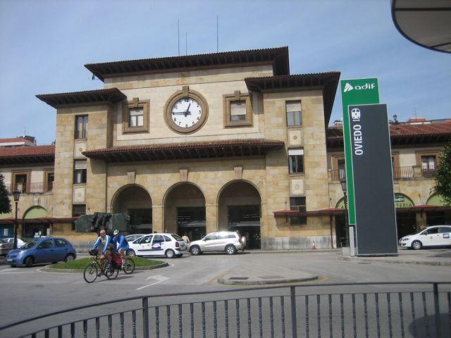 Bahnhof Oviedo